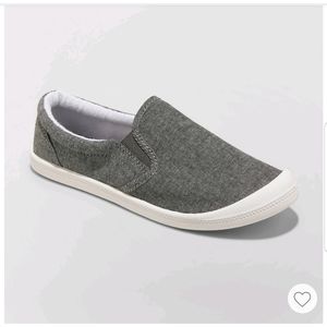 NWT wide width slip on canvas sneakers